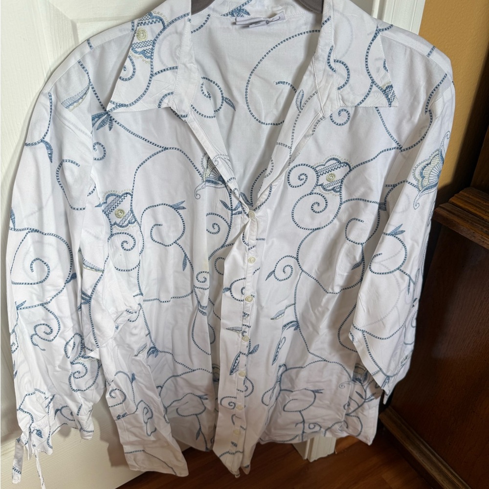Dressbarn White and Blue Embroidered Blouse